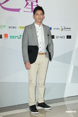 组图：温升豪放话等隋棠擦背 不介意与阿Ken舌吻