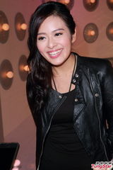 组图：杨诗敏情人节有约 许亦妮信一见钟情