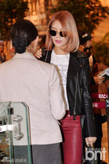 组图：CNBLUE与FT等赴日开唱亮相机场