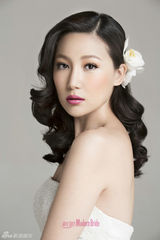 组图：刘梓妍新娘大片曝光 朋克盘发吸睛