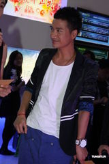 组图：《藏心术》宣传 甘婷婷化艺妓妆何晟铭帅气