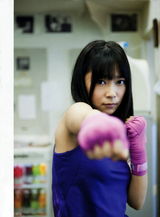 AKB指原莉乃爆冷人气暂夺冠 盘点轻熟性感照