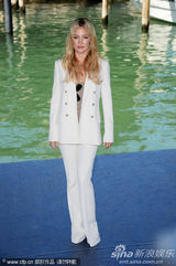 组图：威尼斯美裙盘点 休闲靓丽vs性感妖娆