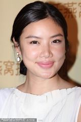 组图：乐基儿闭口不谈婚变传闻 手臂多处现莫名疤痕