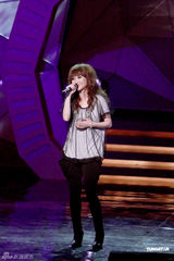 高清图：棒棒堂曹格等录制节目 劲歌热舞场面火爆