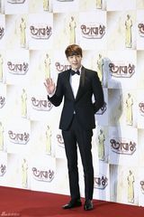 独家高清：李敏镐等亮相2013SBS演技大赏红毯