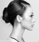 幻灯图：柳岩正面特写肖像曝光 娇俏Loli女转型