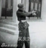 组图：央视名嘴朱军罕见当兵旧照 消瘦笑容青涩