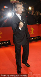 幻灯图集：《捉刀手》首映 准妈妈助阵布鲁斯南