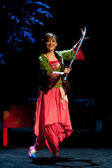 组图：梅婷《我爱桃花》加演火爆 九月中登北大讲堂 