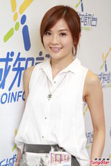 组图：阿Sa(蔡卓妍)享受两人世界 想生子怕自然分娩