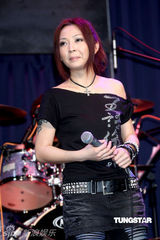 幻灯图：林晓培发专辑劲装亮相 劲歌热舞激情四射