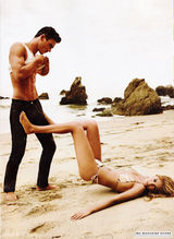 组图：超模凯特-阿普特登《GQ》 和男模玩暧昧