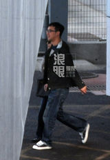 独家：潘粤明美女吃饭热聊 董洁与陌生男同回京