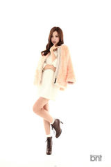 高清组图：韩星洪秀儿冬季写真展女人多样魅力