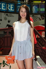 组图：黄翠如被周润发点名赞好心甜感动