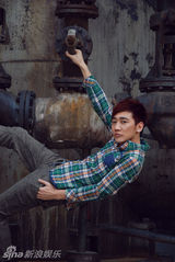 高清组图：胡白即将回归乐坛 华丽转型英伦复古型男