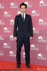 组图：《杀无赦》发布 渡边谦与柳乐优弥亮相