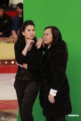 组图：草蜢主持《华丽明星赛》 袁咏仪黎耀祥齐录影