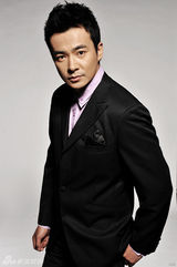 组图：于波时尚大片高贵儒雅彰显型男本色