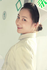 幻灯：《午夜心跳》众星变白衣天使“急救”世界杯