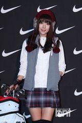 组图：洪秀儿吴智昊等出席活动展运动时尚