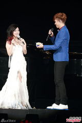 组图：邓紫棋曝林宥嘉支持个唱 害羞不谈