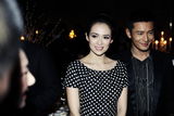 组图：黄晓明参加活动与剧中女友章子怡热聊