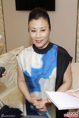 组图：汪明荃自曝叮嘱罗家英踢球小心感情深