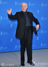 高清组图：阿明-缪勒-斯塔尔现身 被授予终身成就奖