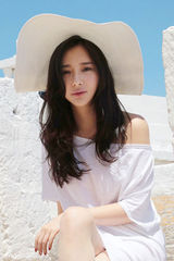 组图：熊乃瑾清新意大利写真 称旅游减压良方