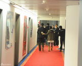 高清组图：大S汪小菲甜蜜回京 手戴钻戒秀恩爱