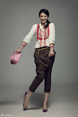 组图：王力可初秋中性风不失妩媚