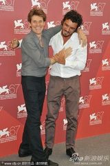 高清图：《一个女人》发布 导演吉亚塔携老公秀恩爱