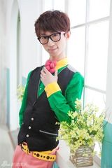 组图：《快男》海选“奇葩男”写真风格多样