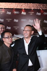 高清图：亚太电影大奖红毯 姜文一袭黑装亮相