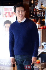 组图：韩星高修举行粉丝见面会 婚后依然风度翩翩