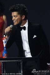 组图：第32届全英奖 布鲁诺-玛斯获最佳国际男歌手