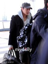 组图：《IRIS2》赴匈牙利取景 李多海等亮相机场