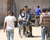 组图：《平凡》探班 李小萌演田晓霞曝清纯造型