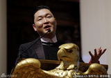 组图：鸟叔PSY哈佛大学演讲 现场跳骑马舞卖萌