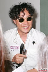 组图：陈奕迅杨千嬅等好友齐聚音乐会彩排