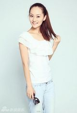 组图：51岁宋佳22岁女儿私房照 继承美貌大眼可爱