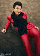 组图：李佳航冰上大片魅力上演美男诱惑