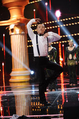 组图：《中国梦想秀》草根圆梦 大妈舞台走红