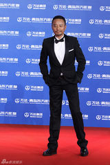 组图：万达百米红毯第二秀 梁朝伟赵薇众星百态