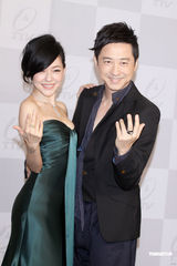 高清图：小S秀礼服上围丰满 放言金曲奖要露点抢镜