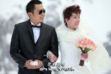 组图：《北京青年》曝雪山剧照 浪漫婚礼将上演