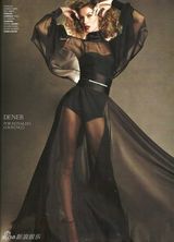 组图：超模吉赛尔-邦辰性感登《Vogue》封面