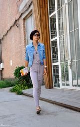 组图：王海珍抹胸长裙玩街拍简单舒适